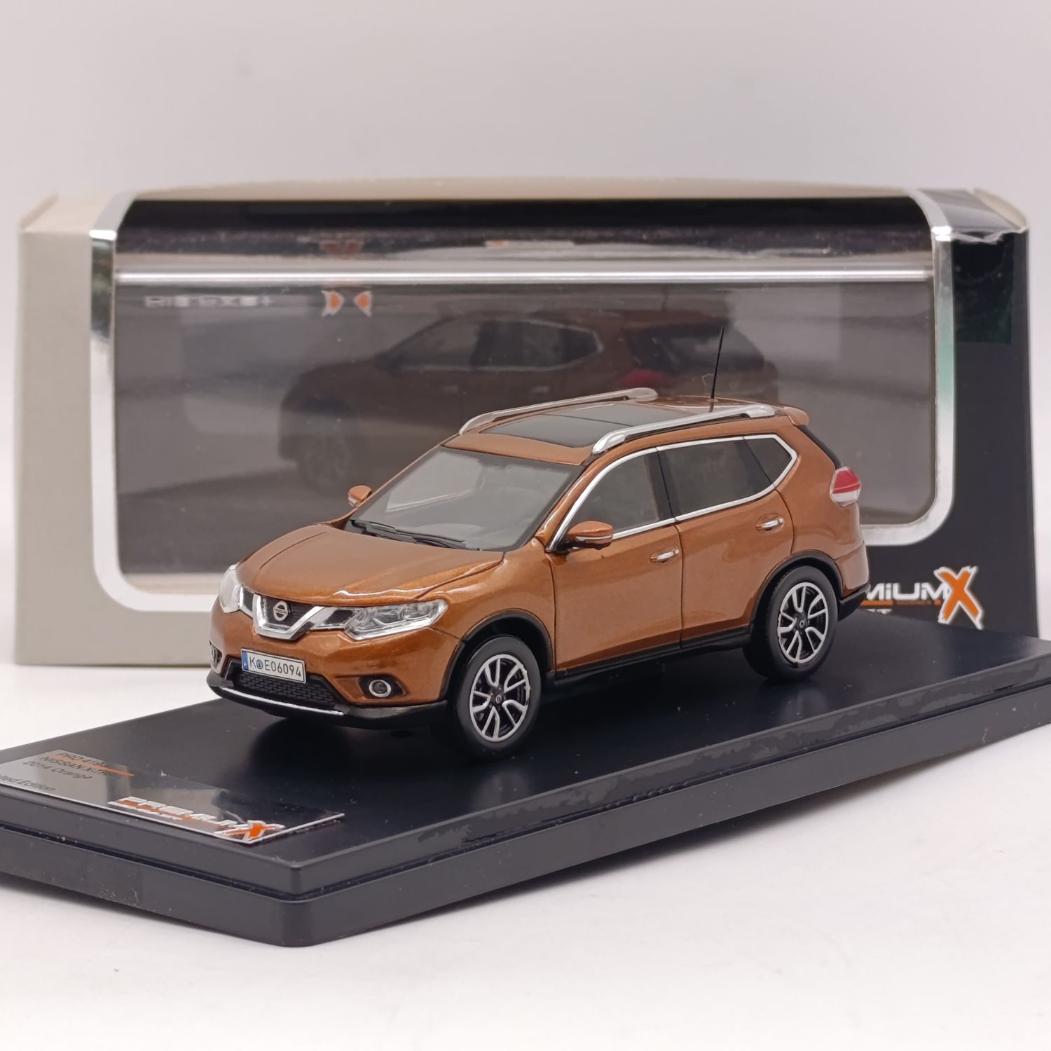 Premium-X 2014 Nissan X-Trail die-cast model car - scale 1/43