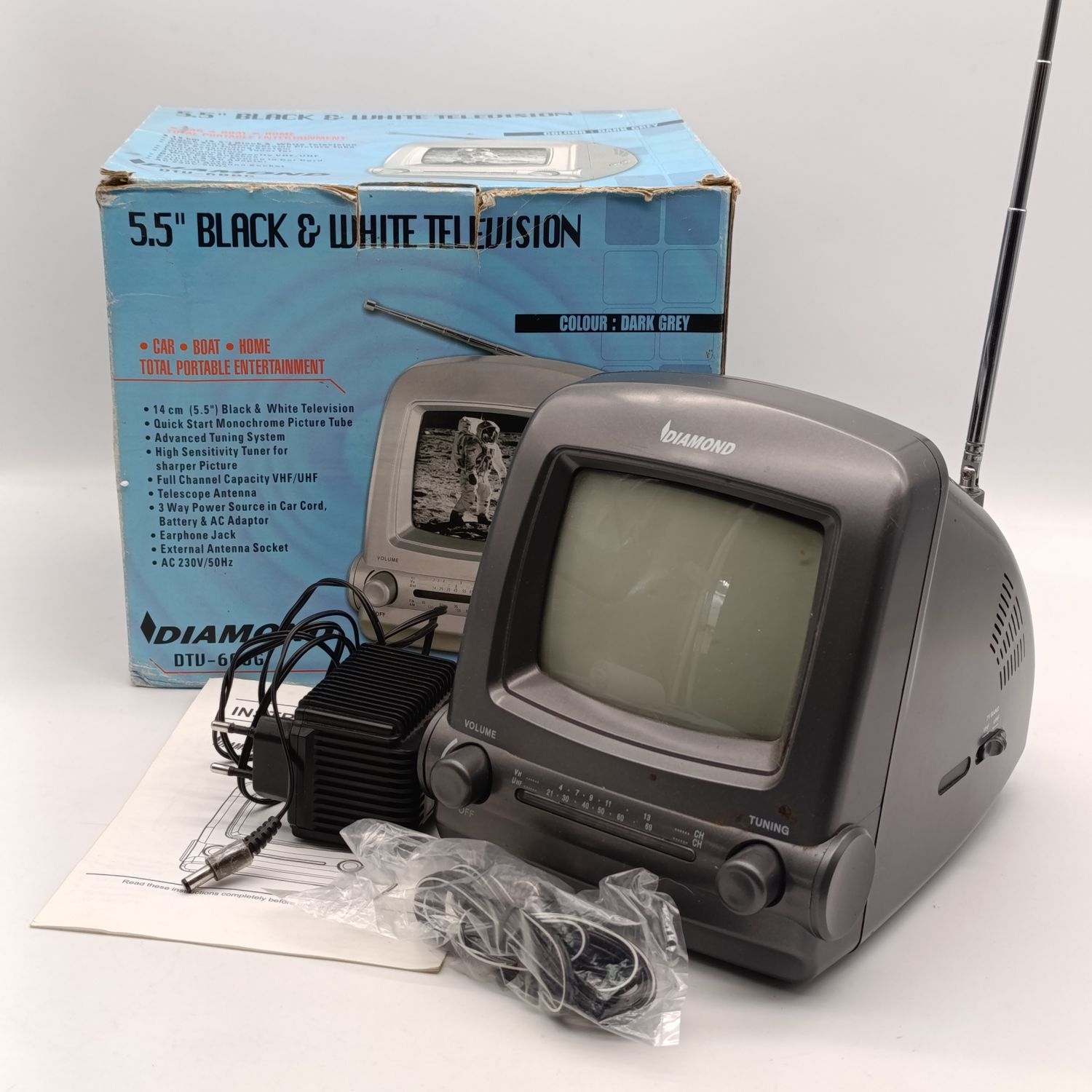 Diamond DTV-600G 5.5inch black and white portable TV in box - working