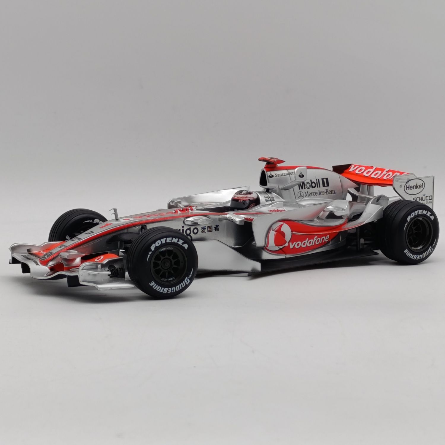 Hot Wheels Mclaren MP4-22 F1 die-cast racing model car #1 Lewis Hamilton - scale 1/18 - some bits repaired