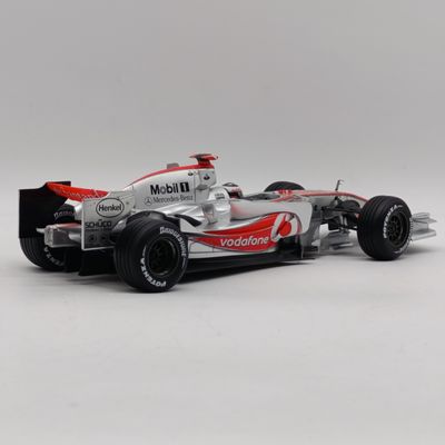 Hot Wheels Mclaren MP4-22 F1 die-cast racing model car #1 Lewis Hamilton - scale 1/18 - some bits repaired