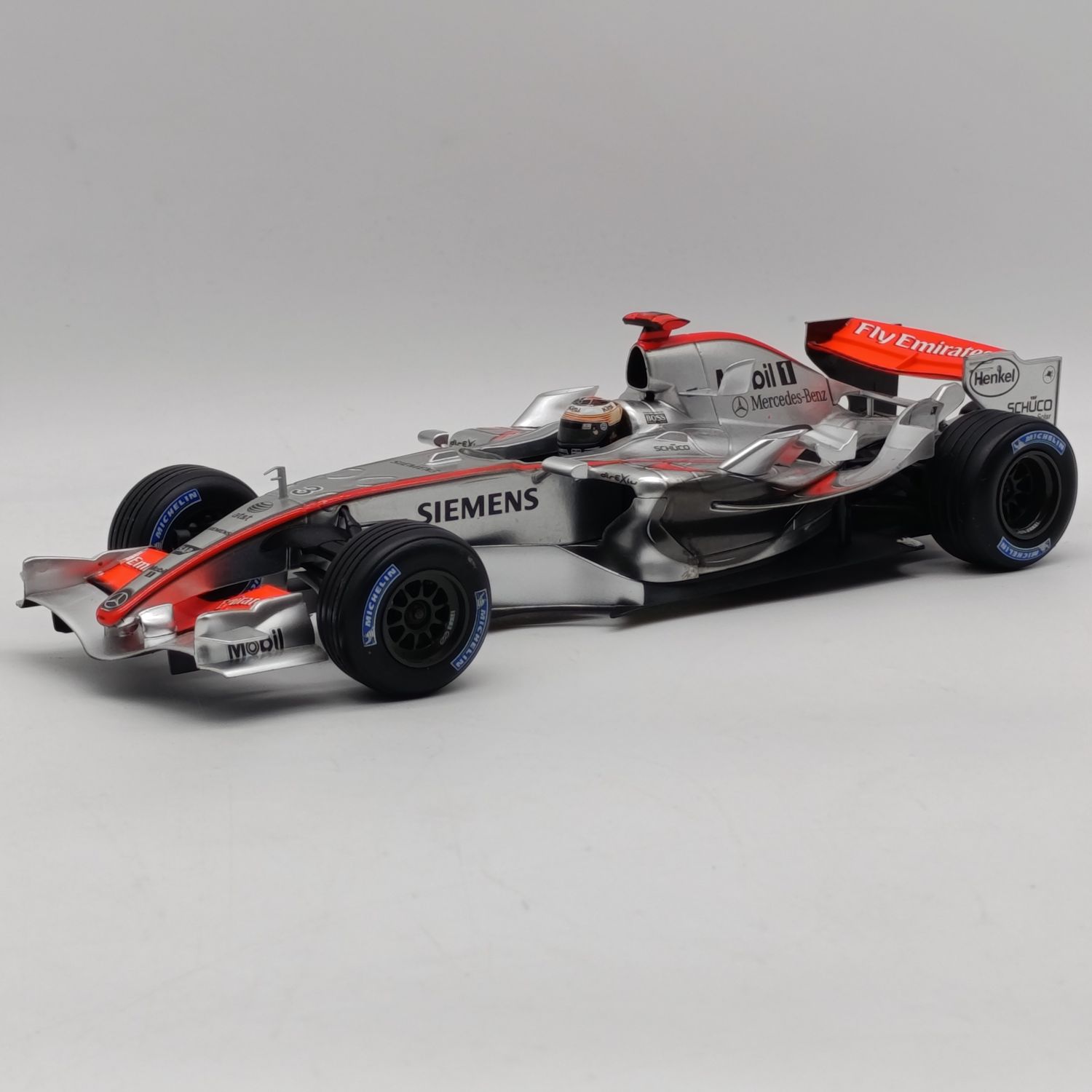 Hot Wheels McLaren MP4-21 F1 die-cast racing model car - scale 1/18