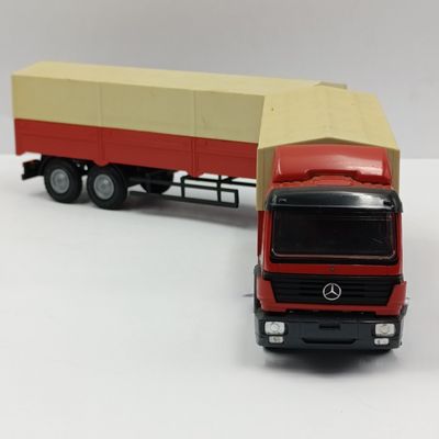 NZG Modells No.314 Mercedes-Benz 1831 die-cast truck and trailer