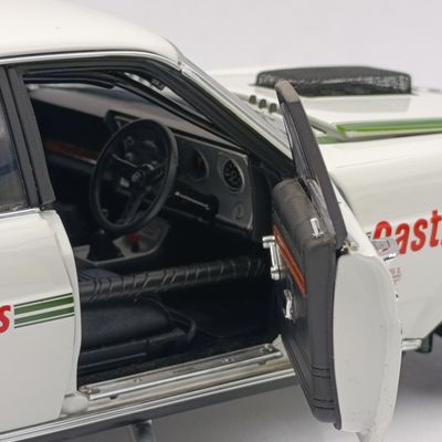 Classic Carlectables 1972 Ford XY GTHO #10 Super Falcon Bathurst ATCC race car model - scale 1/18 - mirror missing
