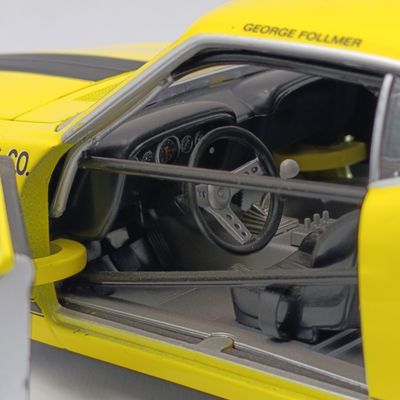 Welly 1970 Ford Mustang Boss #15 George Follmer die-cast race car model - scale 1/18