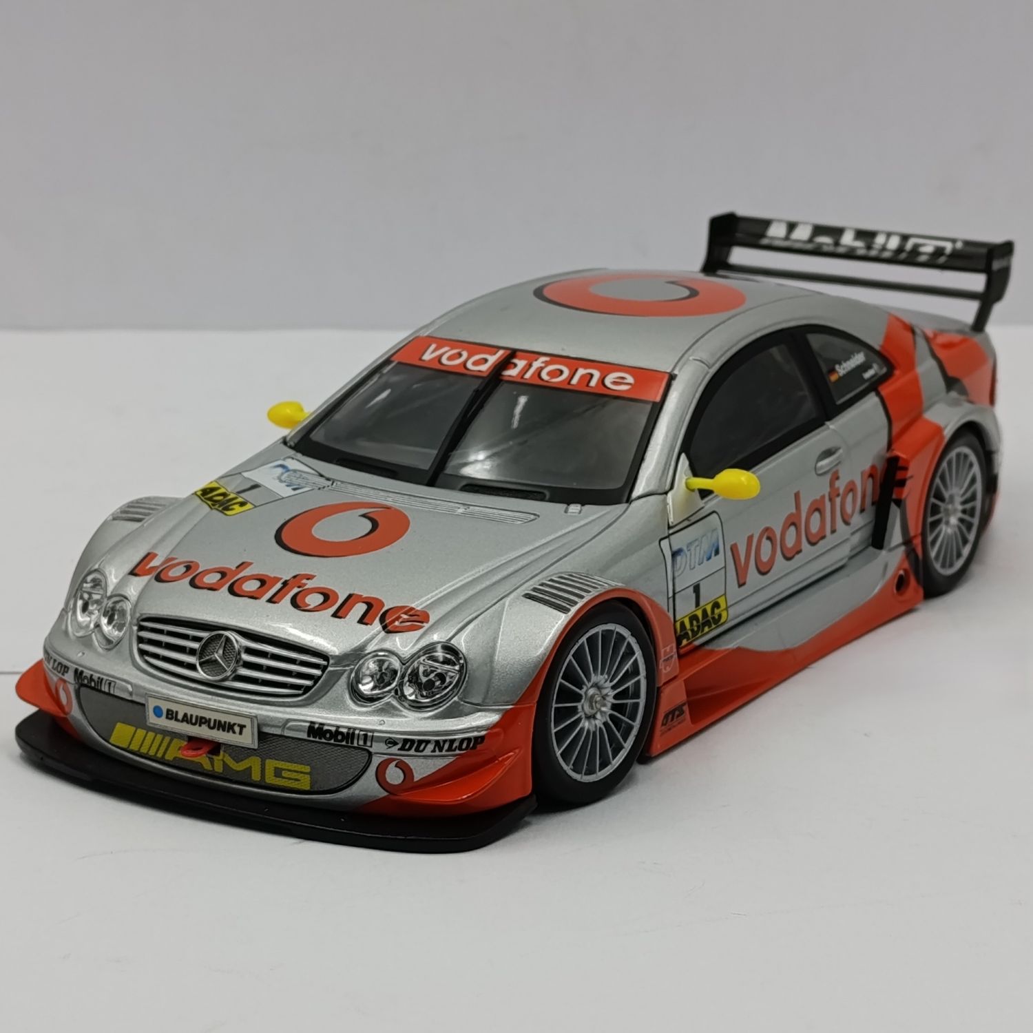 Maisto Mercedes-Benz CLK-DTM die-cast racing model car - scale 1/18