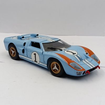Universal Hobbies Ford GT40 die-cast #1 race car model - scale 1/18