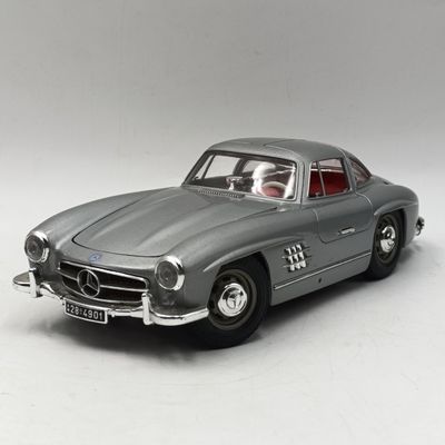 Bburago 1954 Mercedes-Benz 300 SL die-cast model car - scale 1/18
