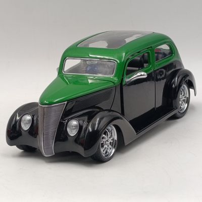 Shyne Rodz 1937 Ford Sedan hot rod die-cast model car - scale 1/18