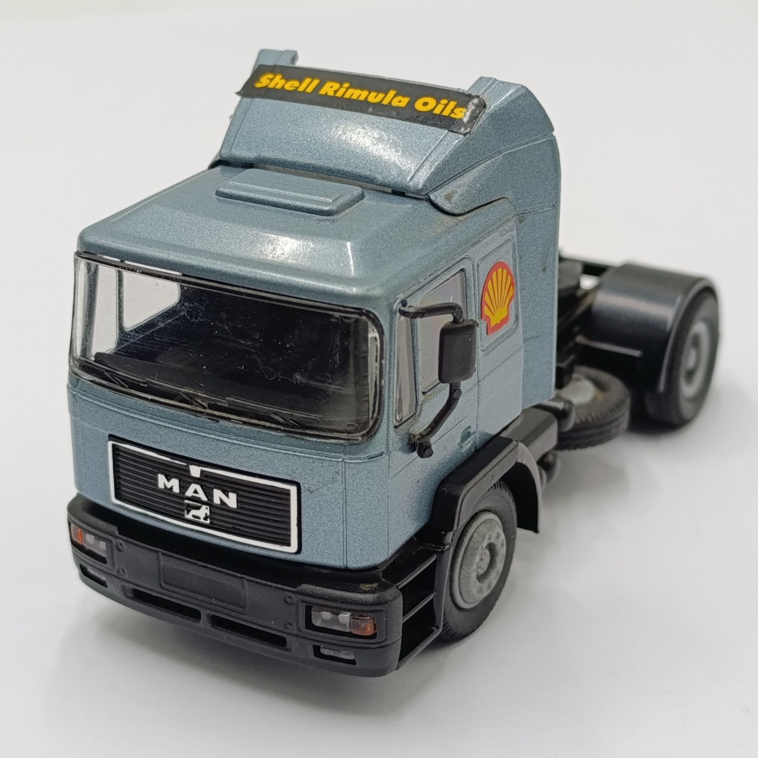 MAN F2000 Shell Rimula Oils die-cast model truck - mirror missing