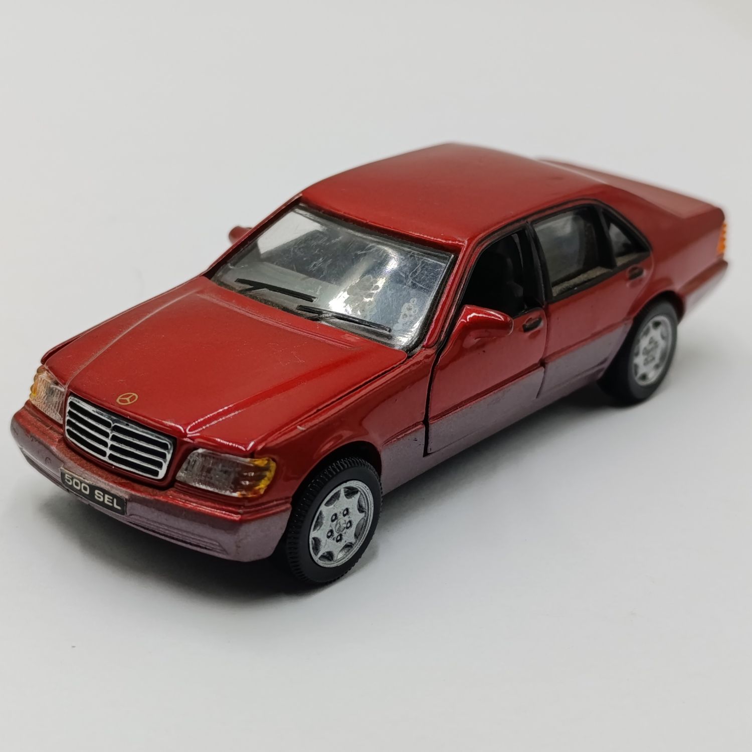 Yatming Mercedes-Benz 500 SEL die-cast model car - scale 1/43
