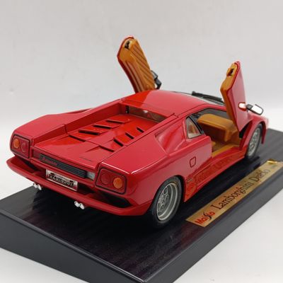 Maisto 1990 Lamborghini Diablo die-cast model car - scale 1/18