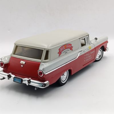 Road Signature 1957 Ford Ranchero courier sedan delivery die-cast model car - scale 1/18