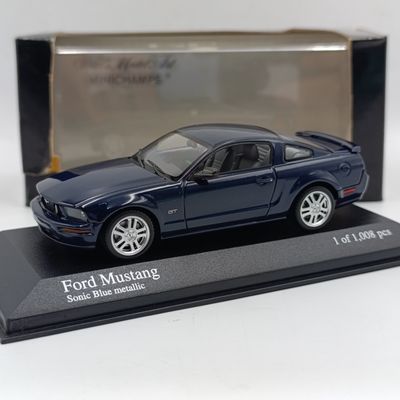 MiniChamps 2005 Ford Mustang die-cast model car - scale 1/43