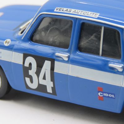 Renault 8 Gordini #34 die-cast rally model car - scale 1/43