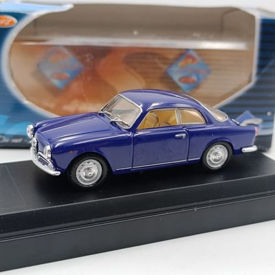 Solido #4588 1960 Alfa Romeo Giulietta Sprint die-cast model car - scale 1/43