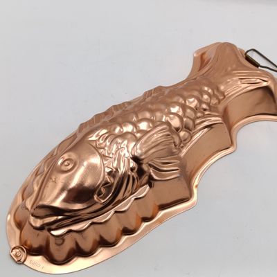 Vintage 4 Cups Fish shaped jelly mold
