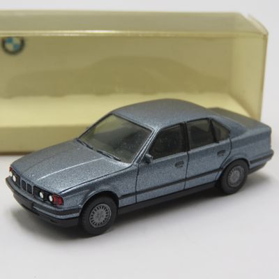 Herpa HO-Scale BMW 535i (E34) plastic model car - scale 1/87