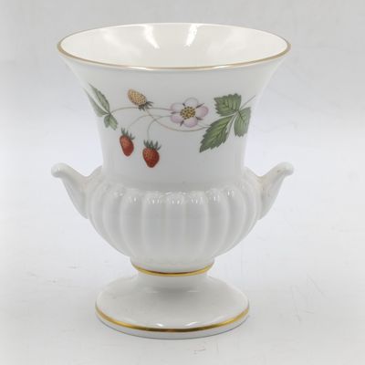 Vintage Wedgwood Wild Strawberry porcelain flower vase
