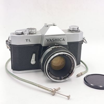 Vintage Yashica TL 35mm camera with 50mm lens - shutter firing on all speeds