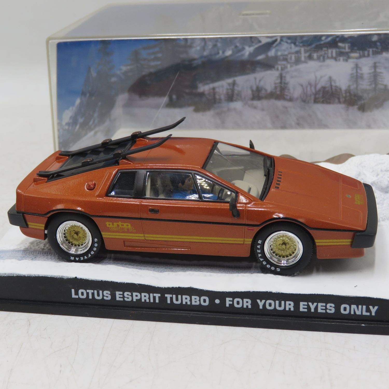 James Bond 007 Lotus Esprit Turbo die-cast model car - For Your Eyes Only - scale 1/43