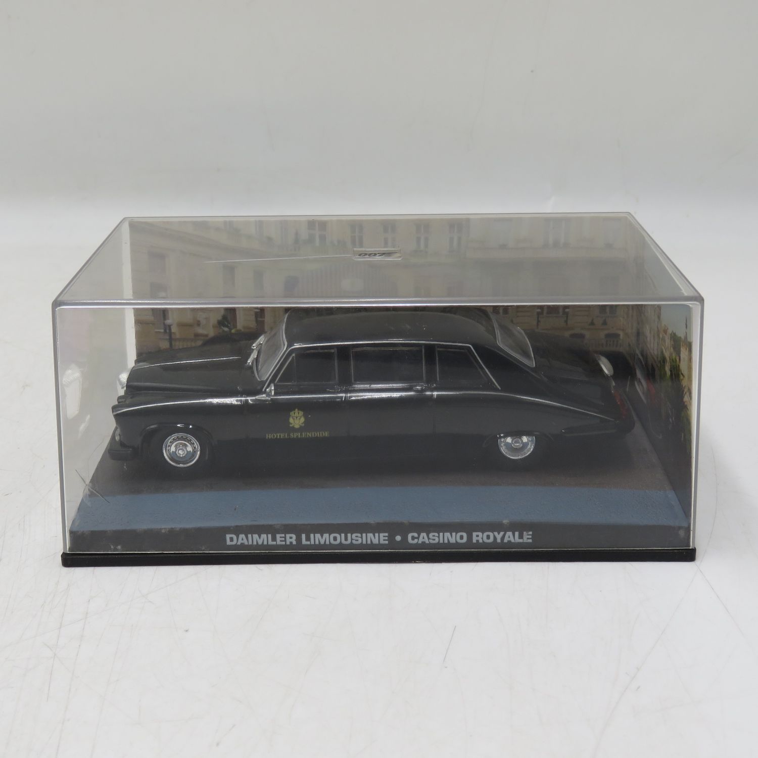 James Bond 007 Daimler Limousine die-cast model car - Casino Royale - scale 1/43