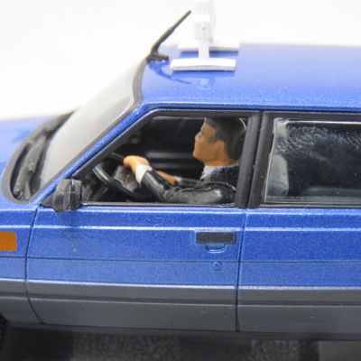 James Bond 007 Renault II die-cast model car - A view to a Kill - scale 1/43 - case cracked