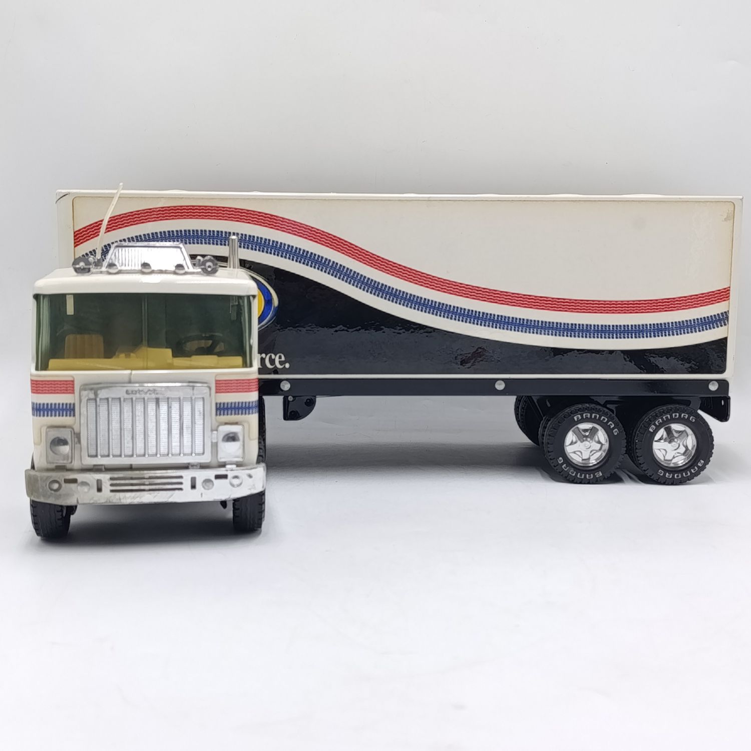 Vintage Nylint pressed steel Bandag Tyres delivery toy truck