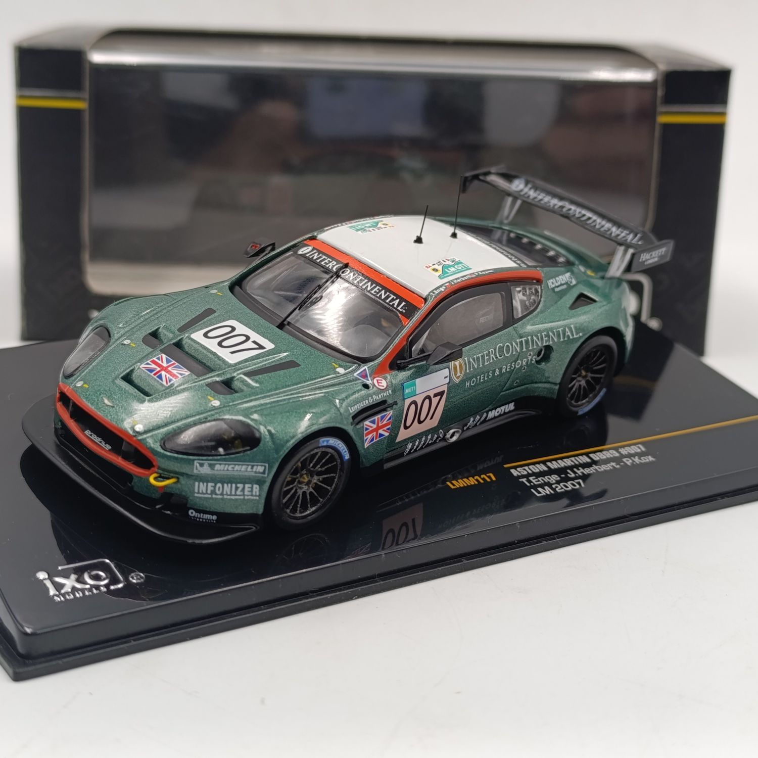 IXO Models Aston Martin DBR9 #007 Le Mans 2007 race car model - scale 1/43