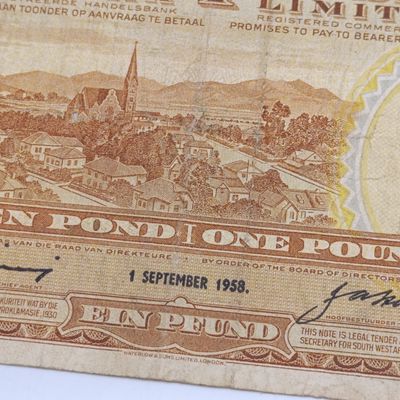 South West African Volkskas Bank 1 Pound banknote - 1 Sept 1958 - Nice Number