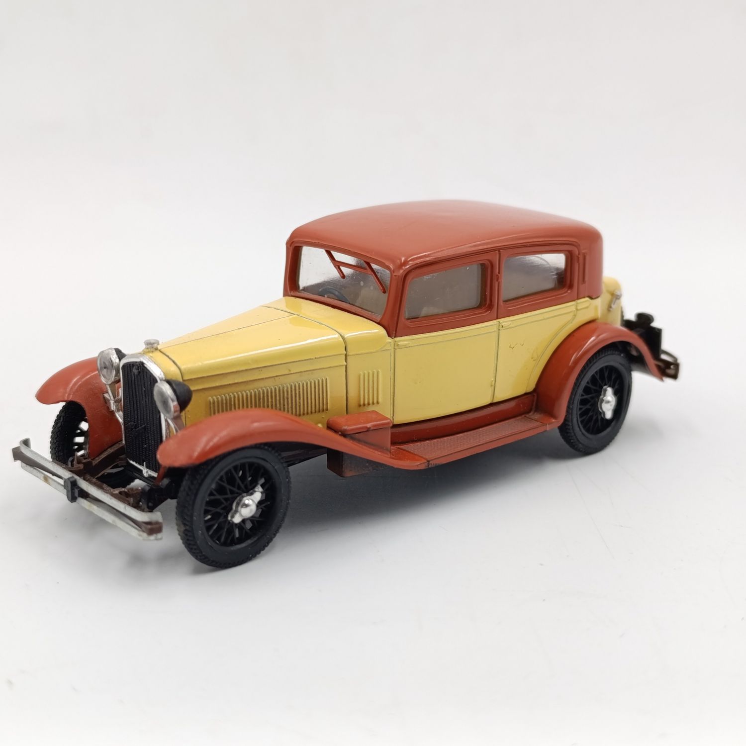 RIO Alfa Romeo 6C 1750 die-cast model car with plastic parts - scale 1/43