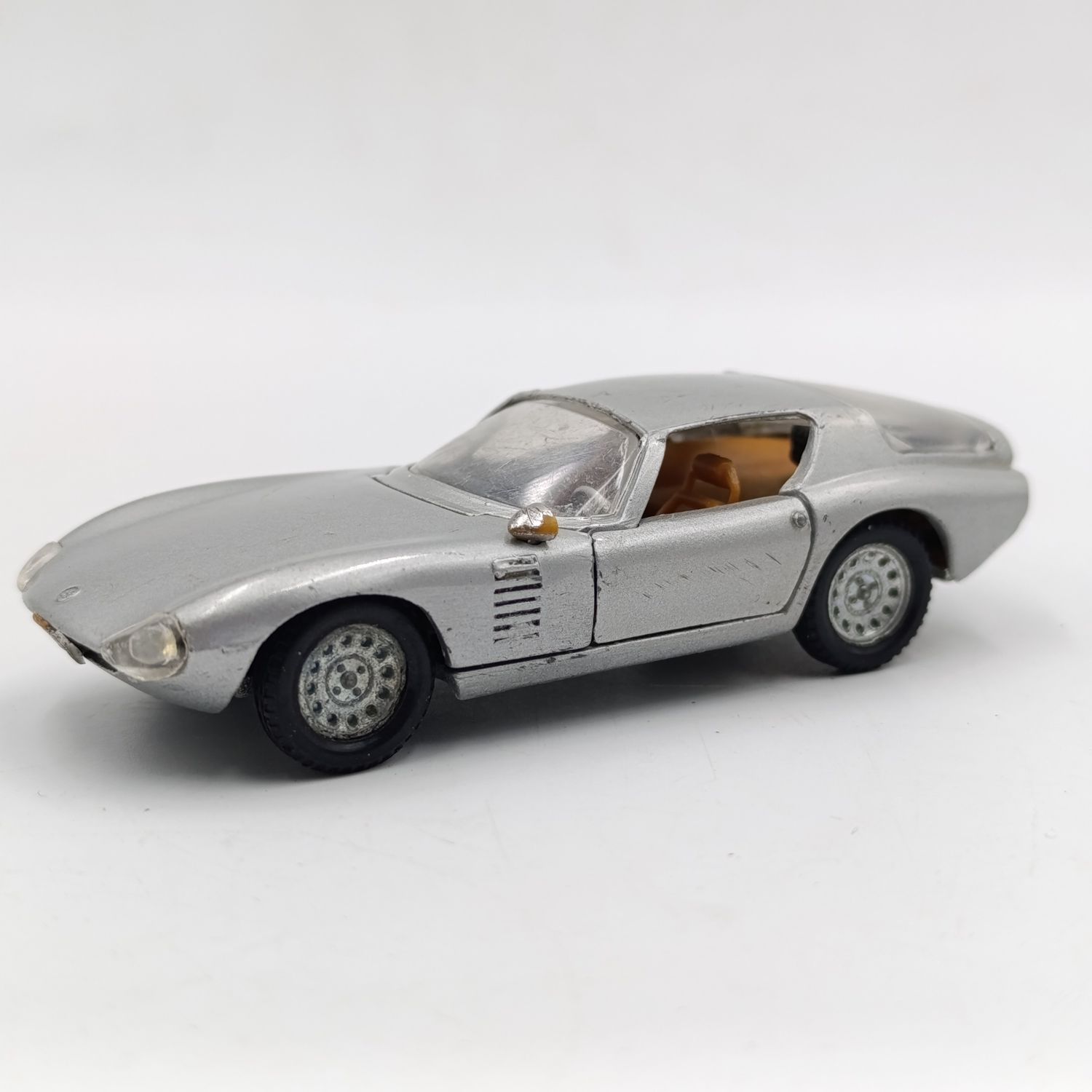 Politoys-M #529 Alfa Romeo Giulia 1600 Canguro die-cast toy car - scale 1/43