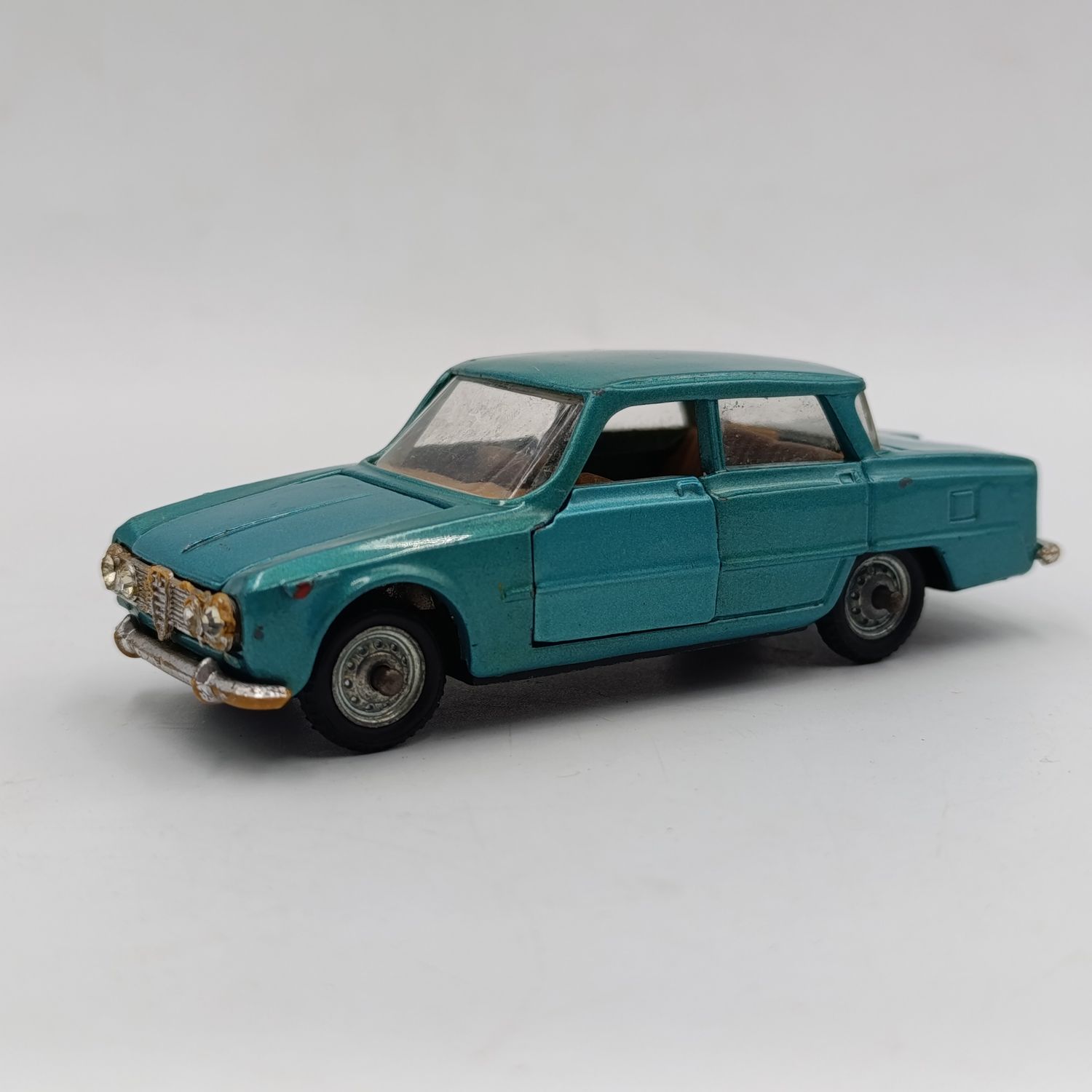 Politoys-M #523 Alfa Romeo Giulia die-cast model car - scale 1/43