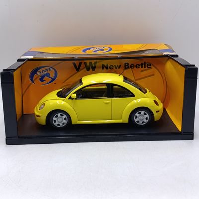 Volkswagen New Beetle 1/18 scale die-cast model car in box