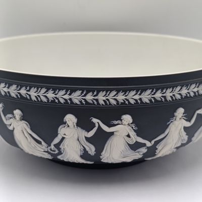 Large vintage black Wedgwood porcelain bowl - minor chip on rim