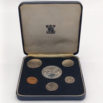 1970 Bermuda First decimal set of coins - in original holder - with only 1 silver dollar proof