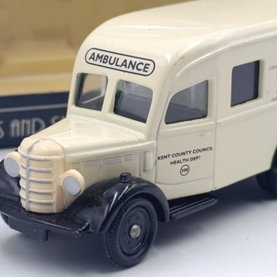 Lledo Days Gone 1950 Bedford Ambulance Van - Kent County Council