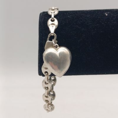 Vintage sterling silver bracelet with heart charm/pendant - weighs 17.2 grams