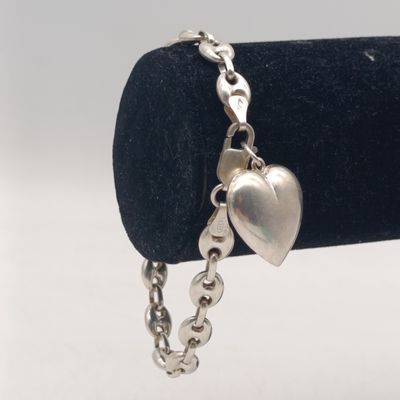 Vintage sterling silver bracelet with heart charm/pendant - weighs 17.2 grams