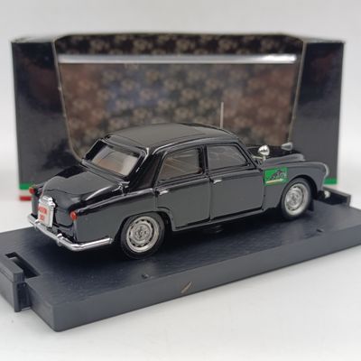 Brumm #R091 1954 Alfa Romeo 1900 Polizia Stradale die-cast model car - scale 1/43
