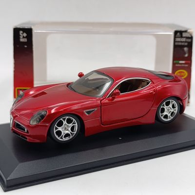 Bburago Street Tuners Alfa Romeo 8C Competizione die-cast model car - scale 1/32
