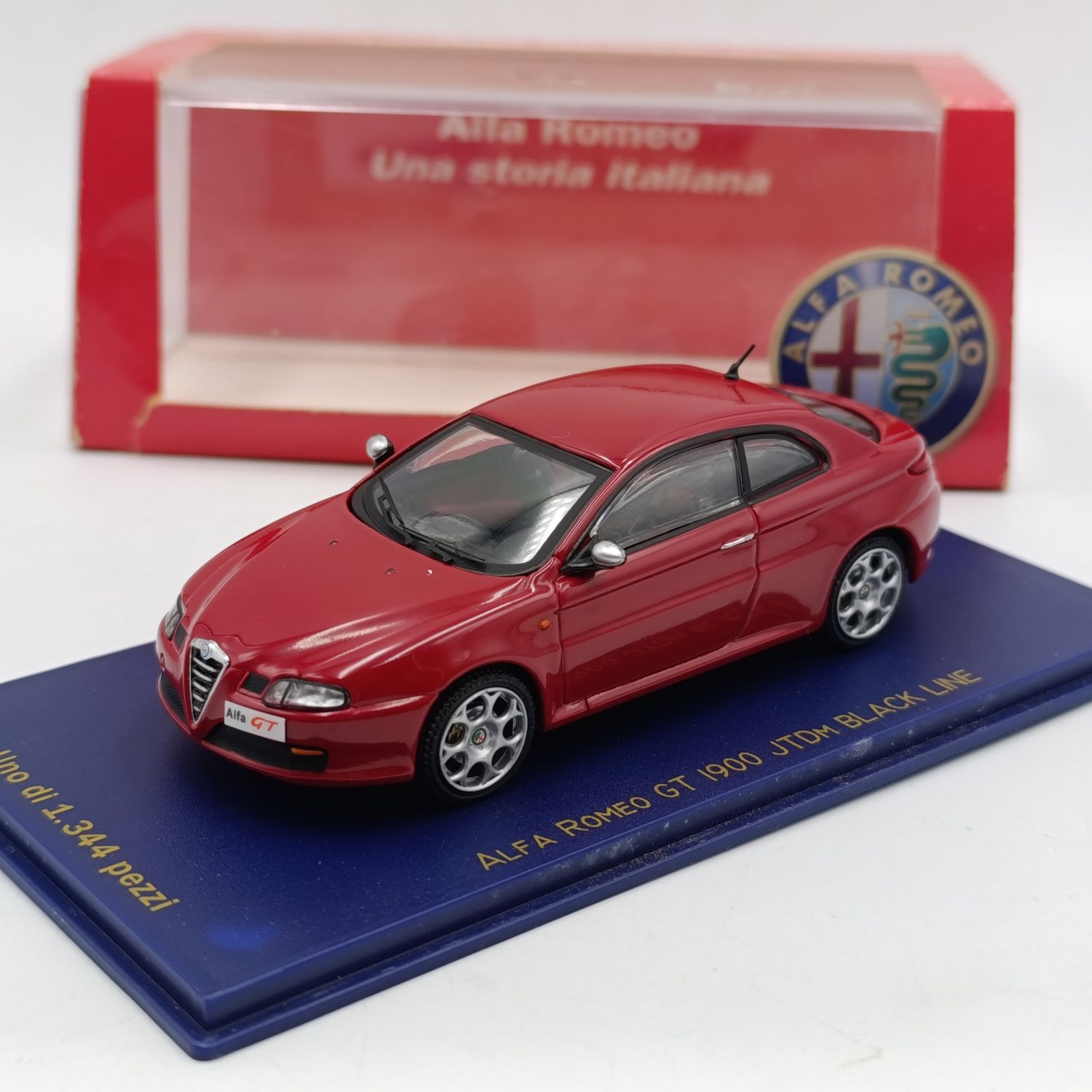 M4 Models Alfa Romeo GT 1900 JTDM Black Line die-cast model car - scale 1/43