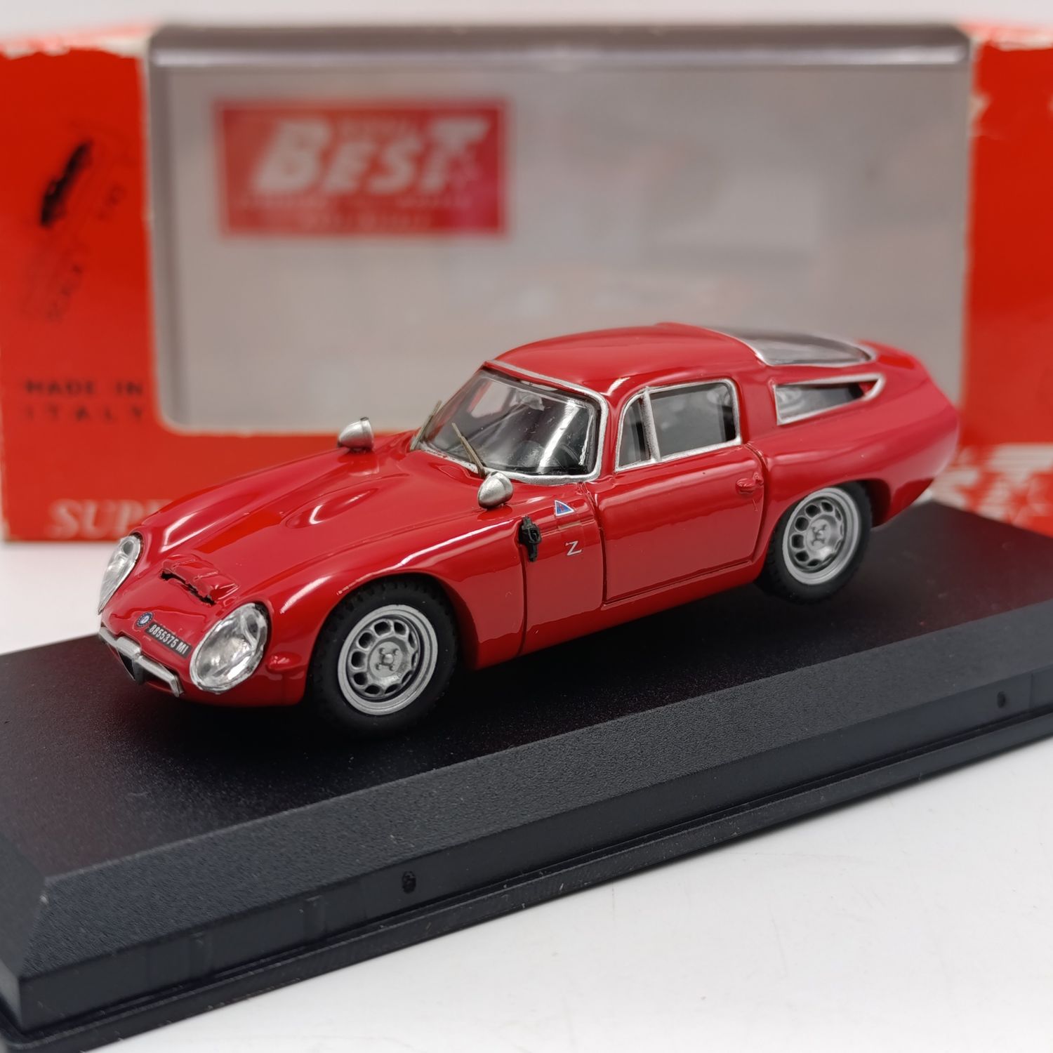 Model BEST Alfa Romeo TZ1 die-cast model car - scale 1/43