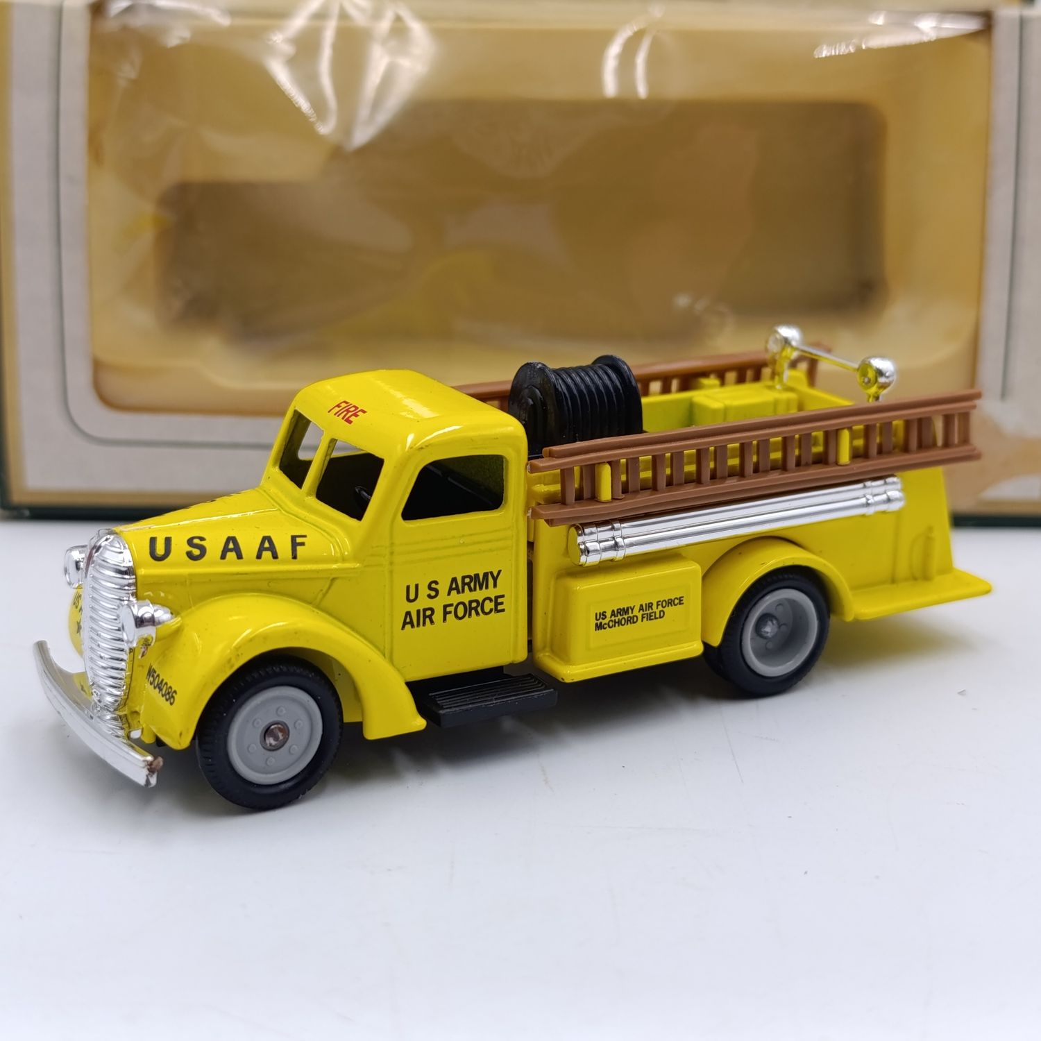 Days Gone Lledo 1939 Ford Fire Engine US Air Force die-cast model car