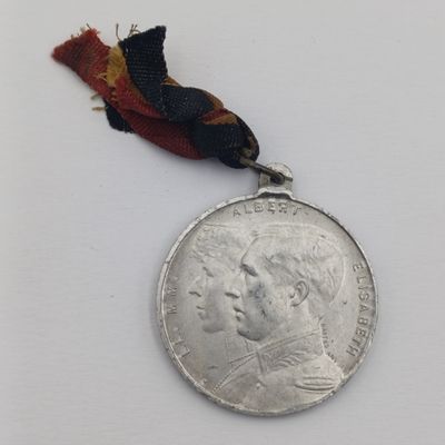 WW1 Belgian patriotic charity white metal medal - vintage military collectible