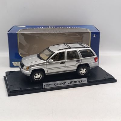 MotorMax Jeep Grand Cherokee die-cast model car in box - scale 1/18