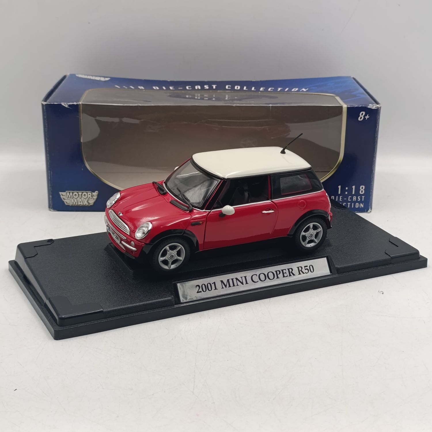 MotorMax 2001 MiniCooper R50 die-cast model car in box - scale 1/18