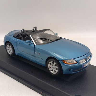 MotorMax 2003 BMW Z4 Roadster die-cast model car in box - scale 1/18