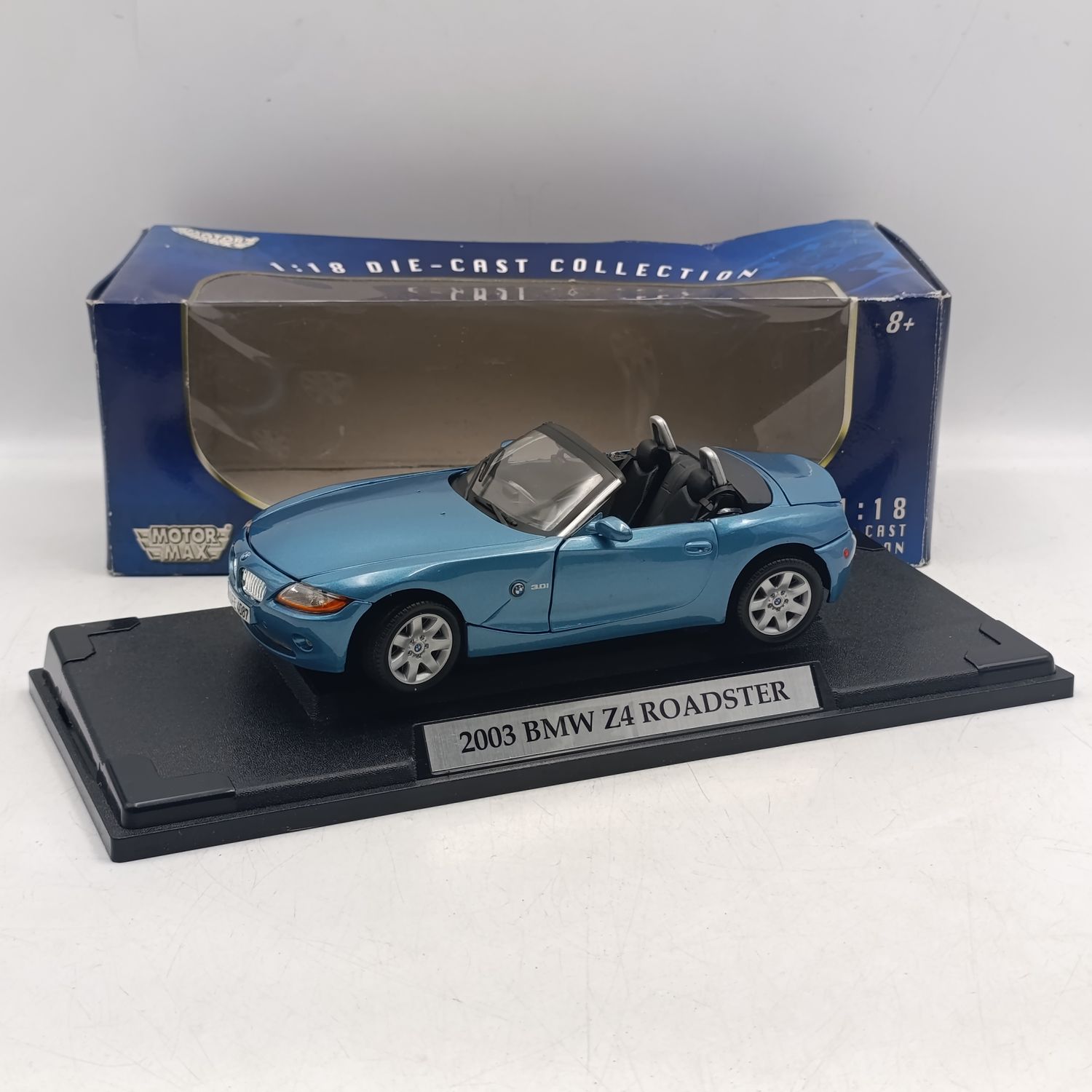 MotorMax 2003 BMW Z4 Roadster die-cast model car in box - scale 1/18