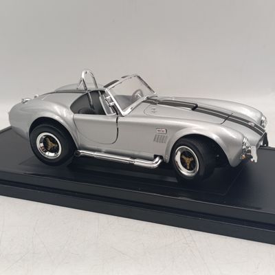 Road Signature 1964 Shelby Cobra 427 S/C die-cast model car in box - scale 1/18