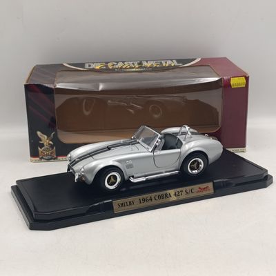 Road Signature 1964 Shelby Cobra 427 S/C die-cast model car in box - scale 1/18